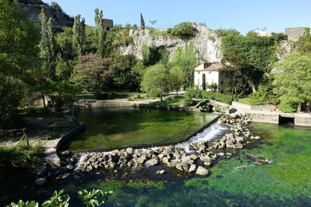 Le Mas Saint Jean Mezoargues Екстер'єр фото